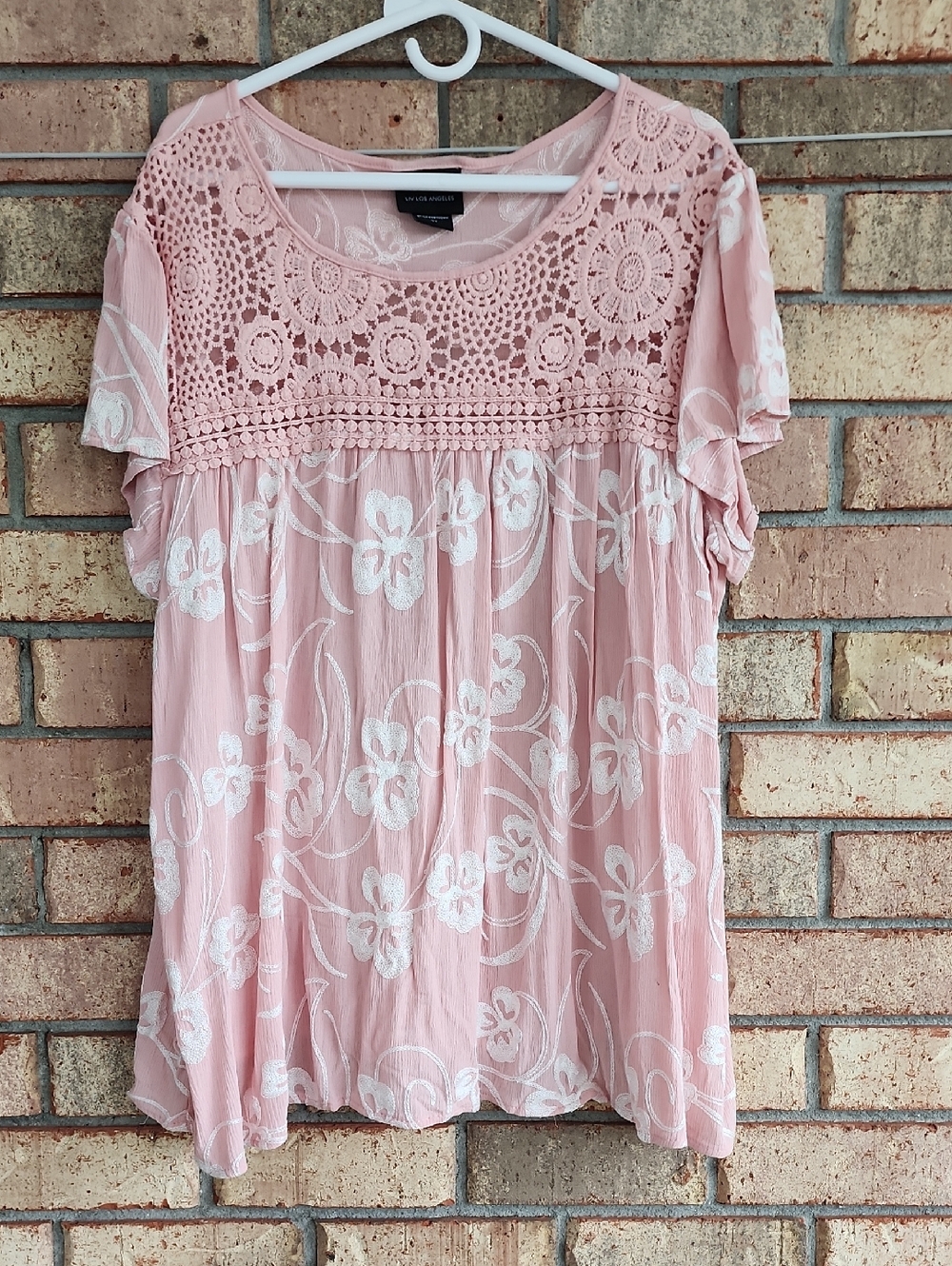 Liv Los Angeles Size 3x Women's Pink Crochet Yoke Floral Blouse